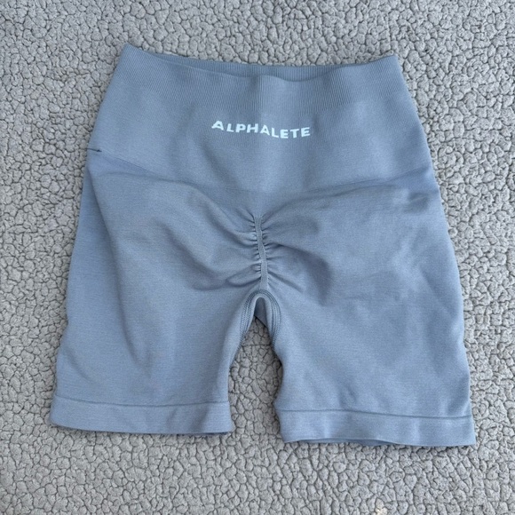 Alphalete amplify Gray High-Waisted Shorts - Picture 4 of 4